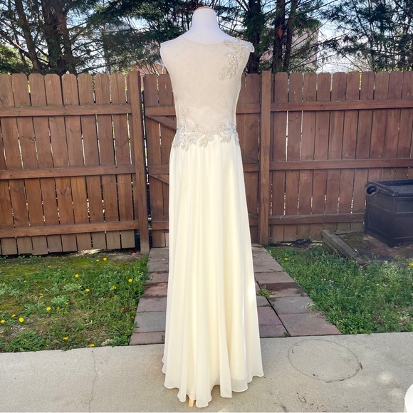 Ed Young NWT Illusion Back Chiffon Gown Evening Formal Dress Medium Ivory - Picture 14 of 17